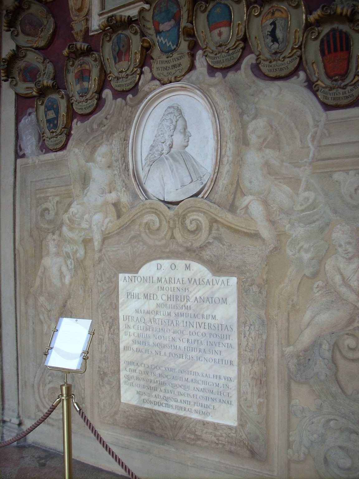 Antonio%20Maria%20Valsalva%27s%20memorial%2C%20Palazzo%20dell%27Archiginnasio%2C%20Bologna%20%281%29.JPG